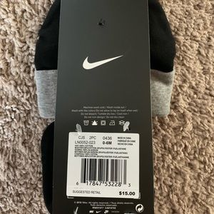 Nike infant Hat and bootie set